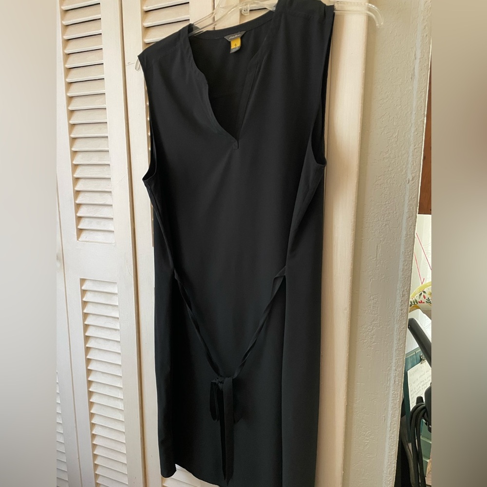 Eddie Bauer XL Black Women's V-Neck Travel Dress with Waist Tie